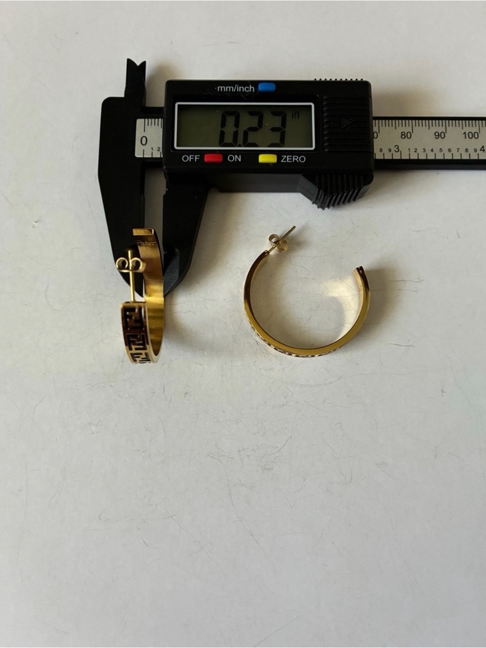 18K Gold and Black Fendi FF Pattern Hoop Earrings - Picture 6 of 7